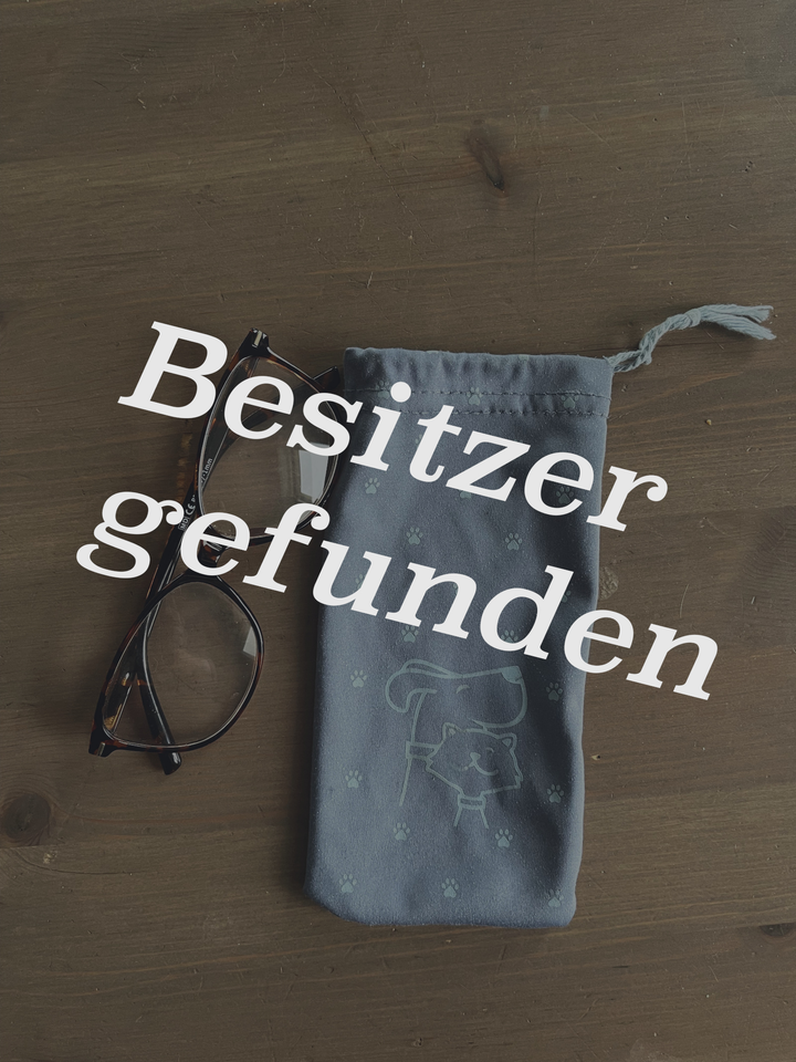 Brille mit Stoffetui, hellblau mit Motiv