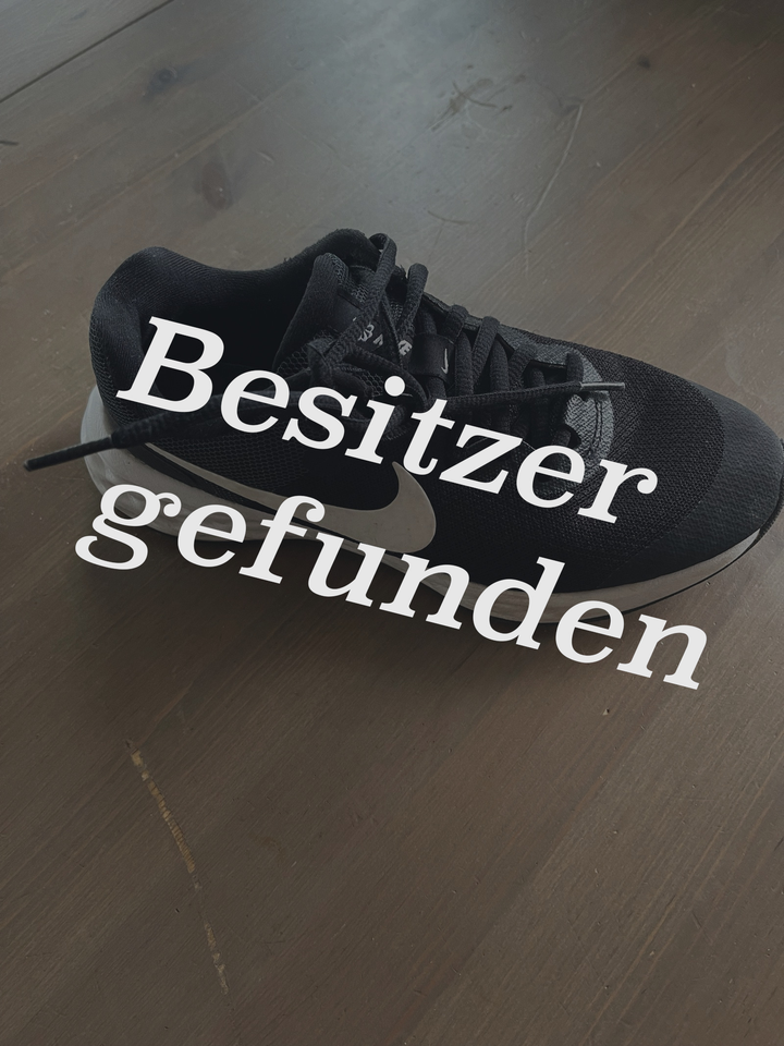 Turnschuh, schwarz, Nike Runner, Gr. 37.5